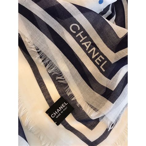 chanel scarf for women.